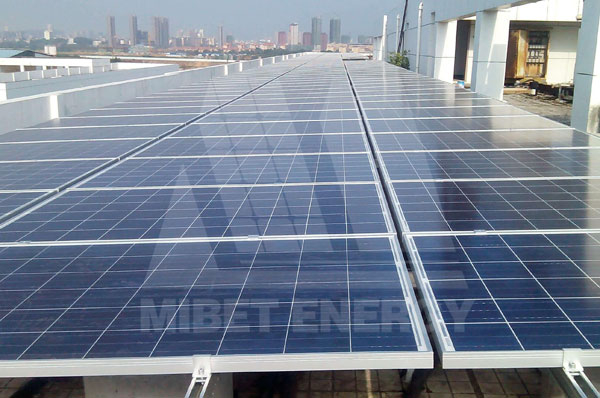 光伏發(fā)電系統(tǒng)的主要組成部分及分類有哪些？