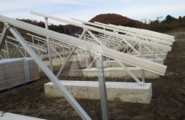 貴州光伏生產廠家：幾種光伏支架多方面的對比